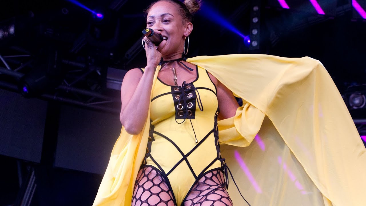 Lisa Maffia Performing 