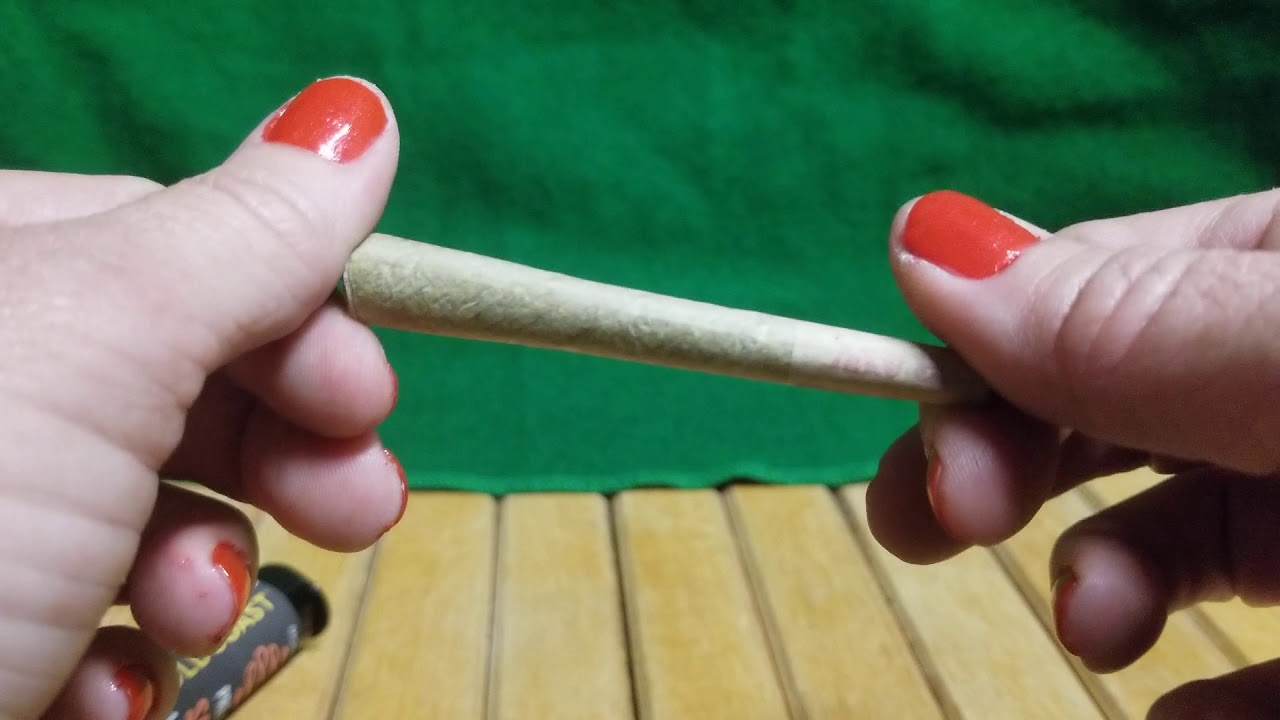 Gold Coast cannabis preroll unboxing