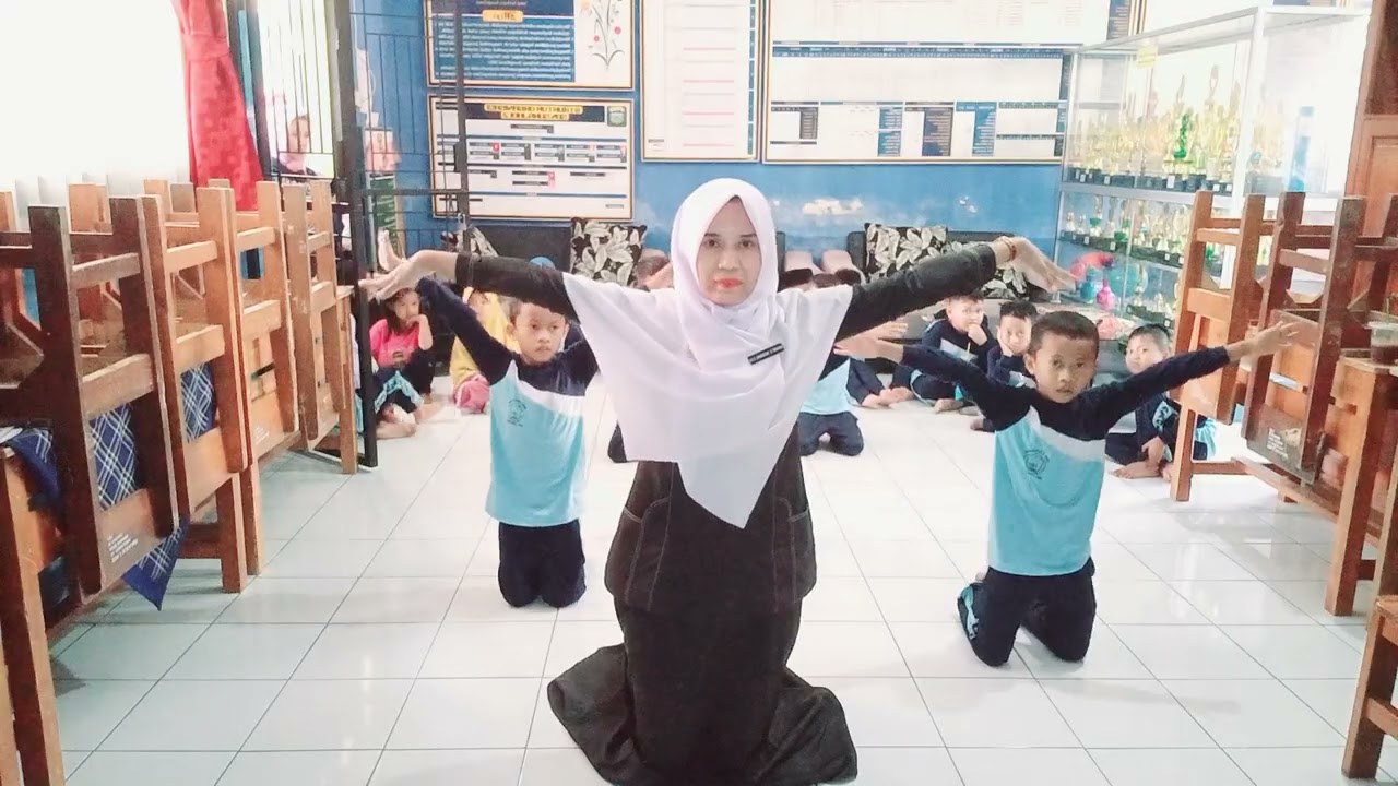 Tari anak SD-Lathi