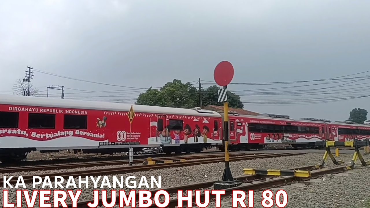 KERETA PARAHYANGAN DENGAN RANGKAIAN LIVERY JUMBO KEMERDEKAAN KE-80