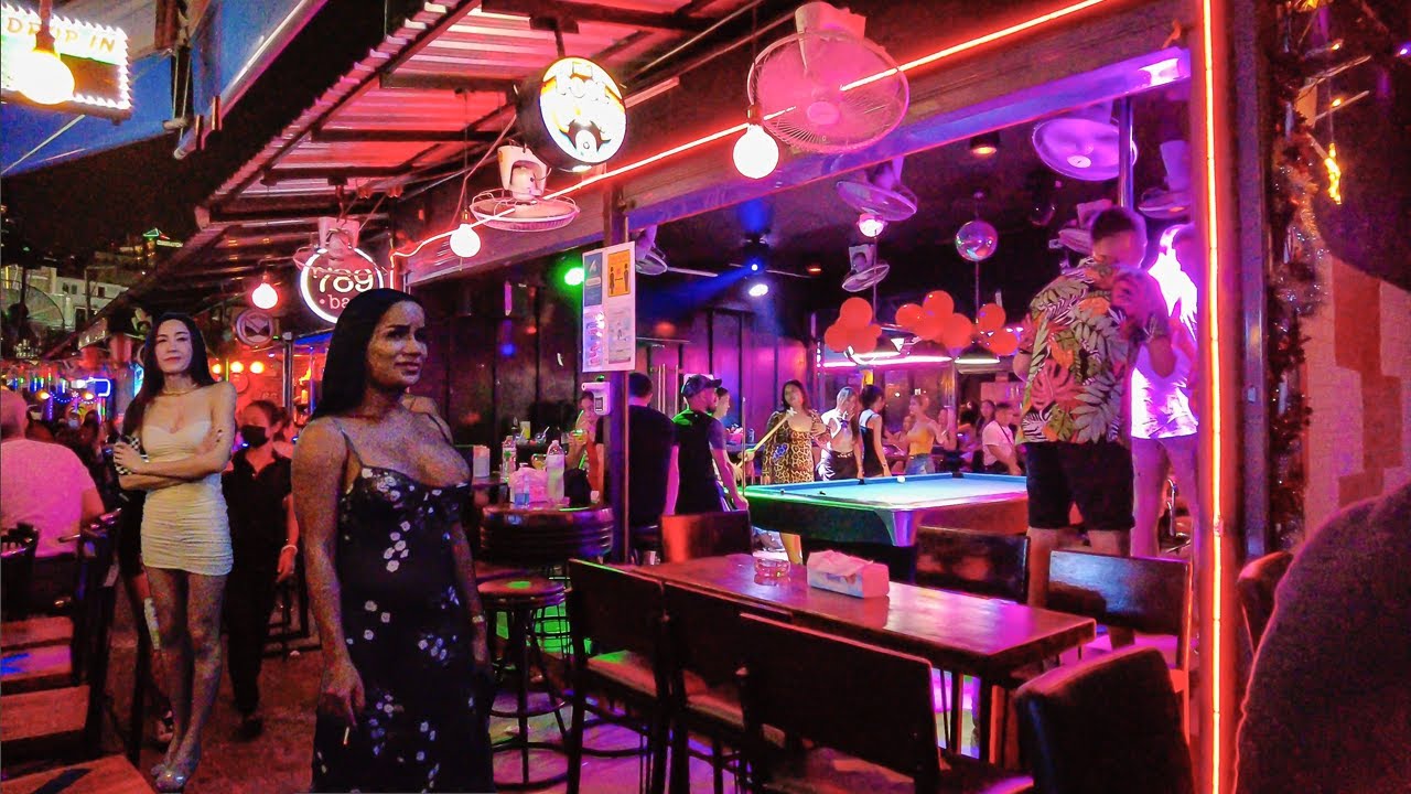 Пивной сад ночной жизни Бангкока Sukhumvit soi 7- 2022 Таиланд 4K Travel Vlog