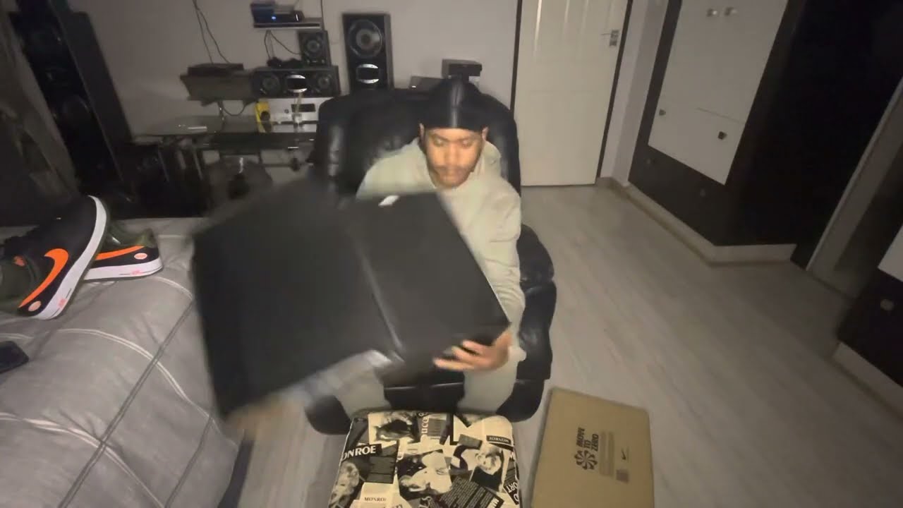 Leame's 1st unboxing, SNEAKERS