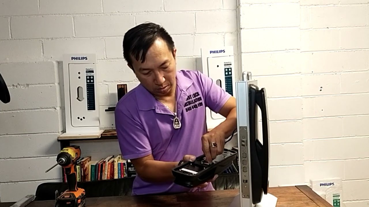 Philips DDL702-8HWS smart lock - How to install