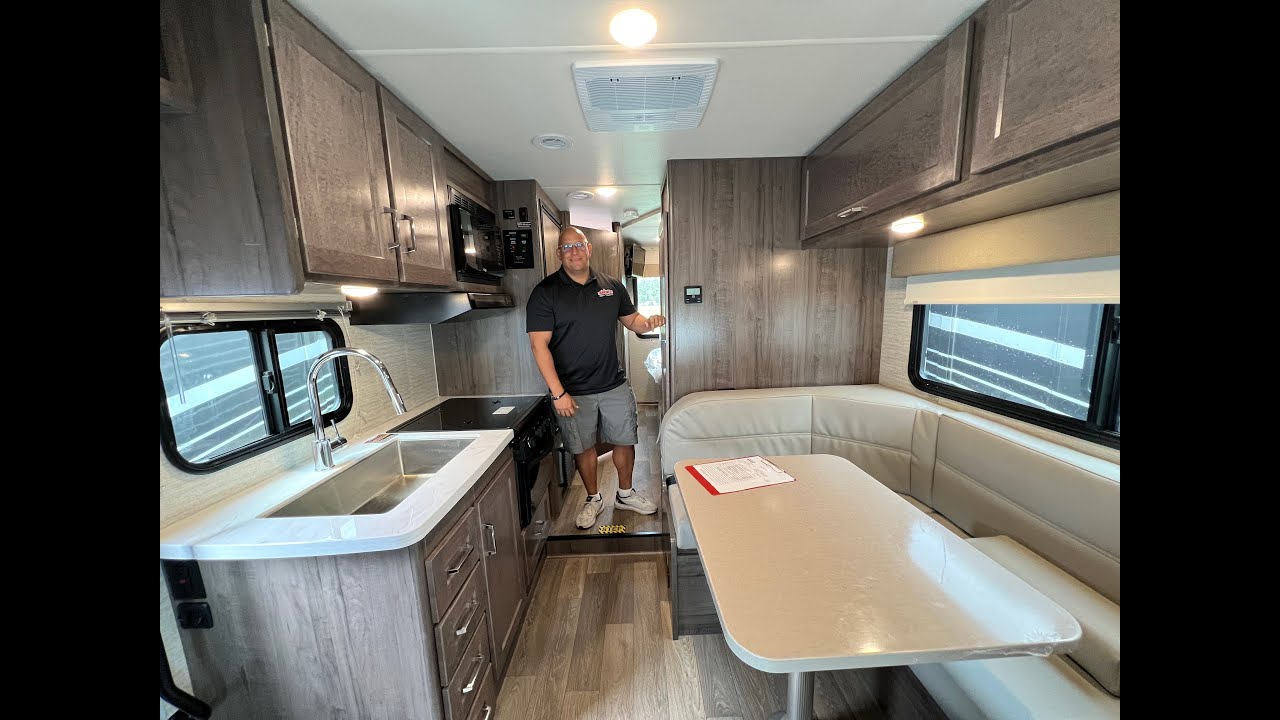 2025 Winnebago Spirit 22M (17N210179)