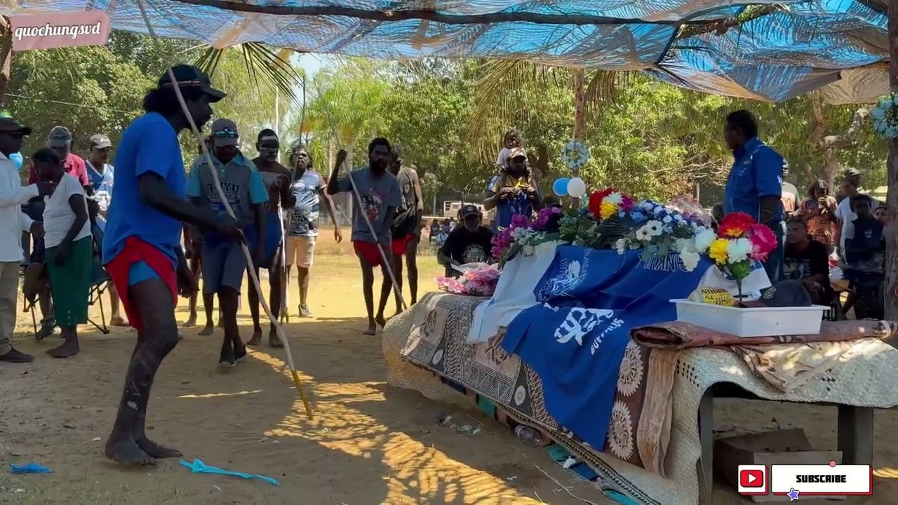 Tiwi’s Dancing (Yoyi)