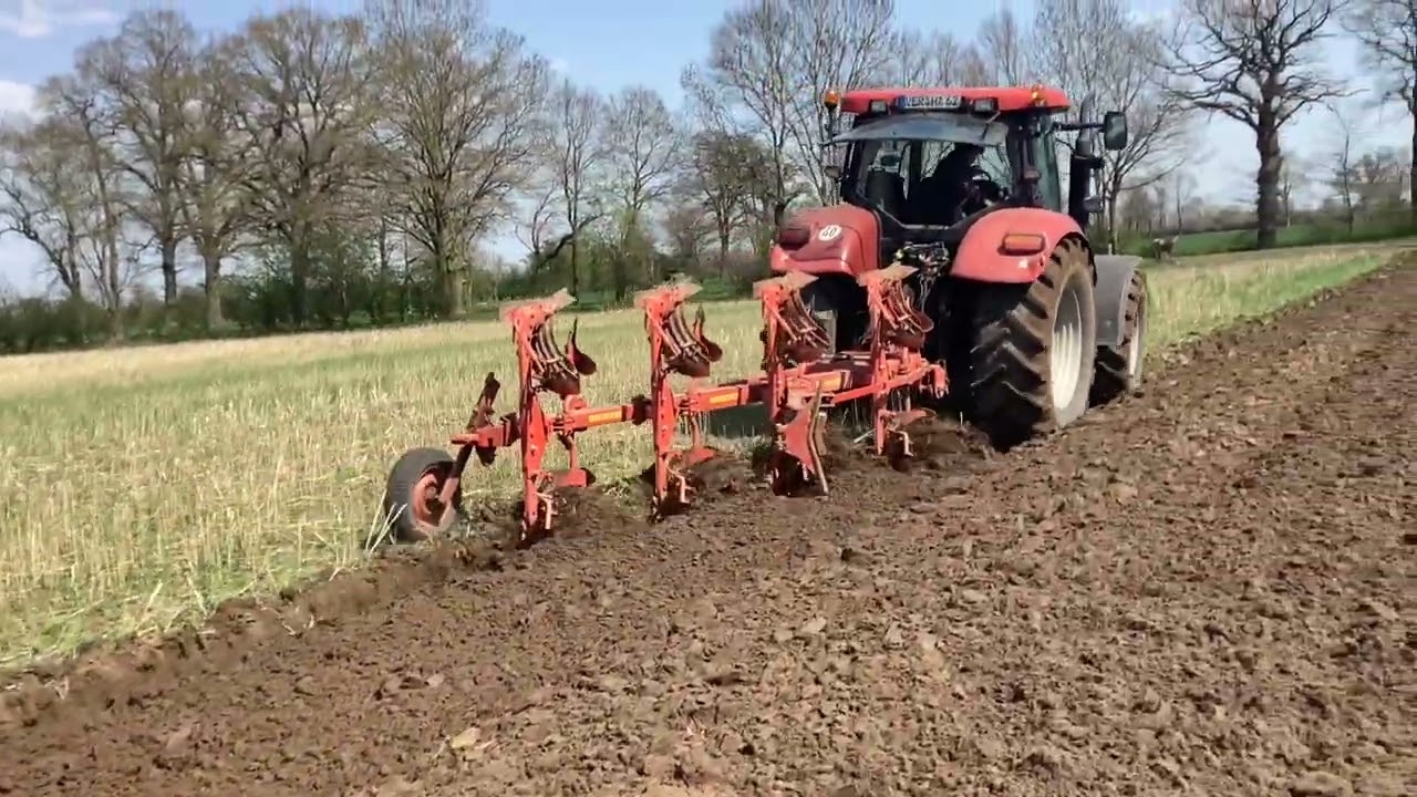 Pflügen mit einem Case Maxxum 140