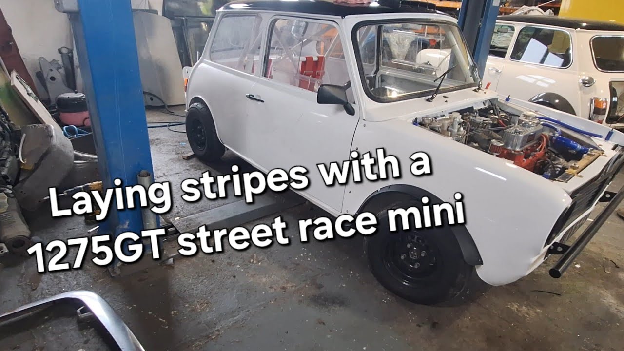 Fitting Classic Mini 1275 GT side stripes - How to time lapse