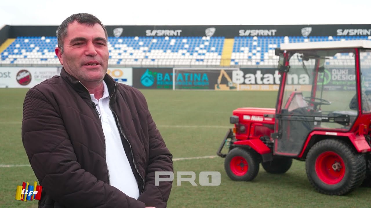 Një turk, miërmban fushën e stadiumit -Zahir Pajaziti- | Life | PRO1