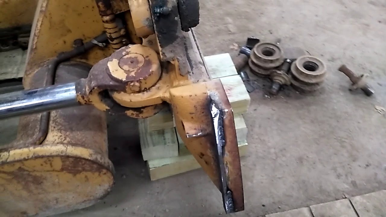 Dresser TD8G-WT Dozer  track adjuster, loose blade