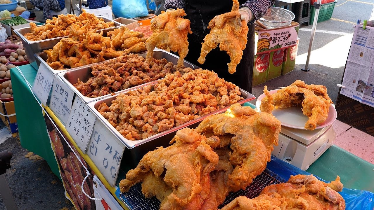 Gà nguyên con chiên tiêu cay Gangjeong - Món ăn đường phố Hàn Quốc