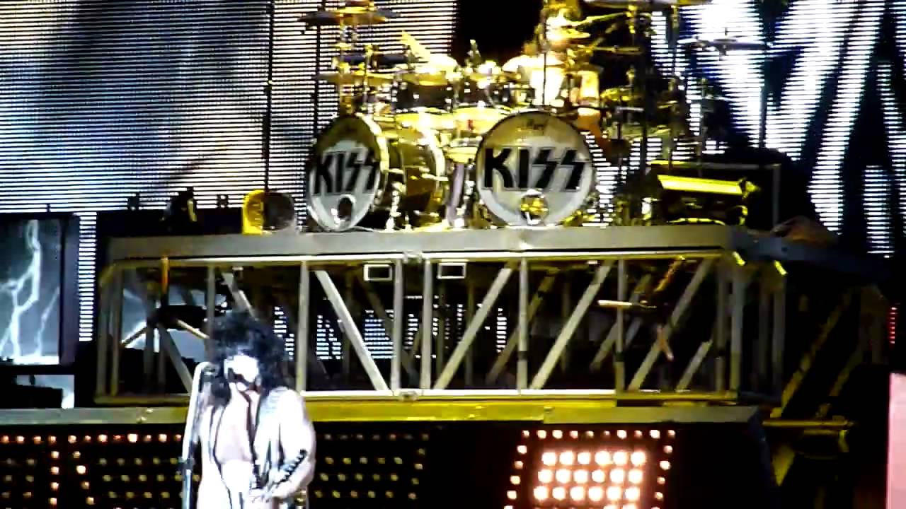 Kiss - 01 Modern Day Delilah (Bratislava 29.05.2010)