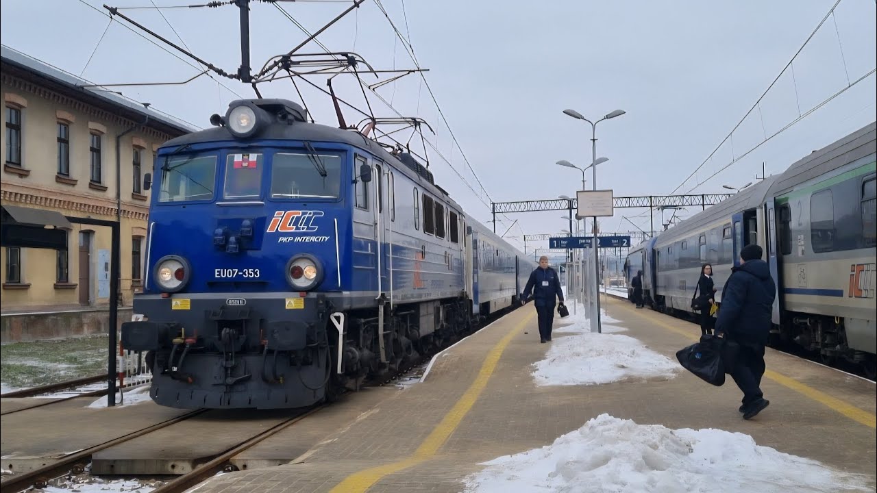 EU07-353 z IC Malinowski do Krynicy Zdrój