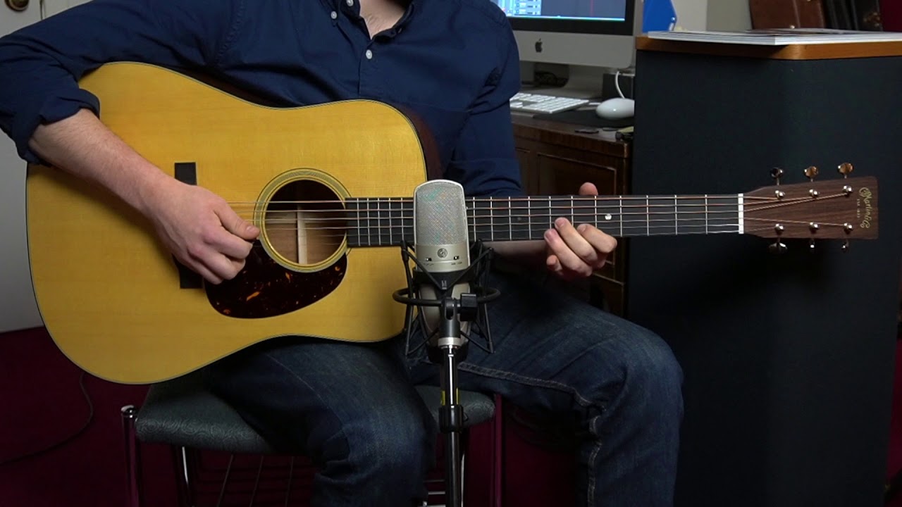 Martin D18