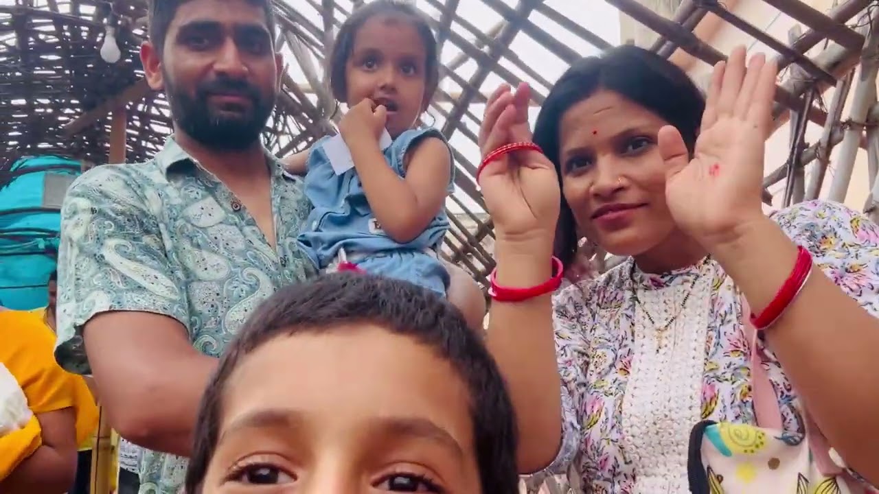Nidhivan me pahni chudiyan 🤗|| Priyamvlogs || #trendingvideo #vrindavan #nidhivan