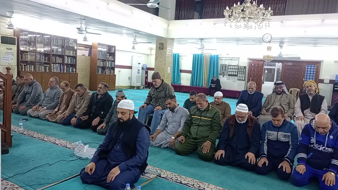 7رقم 2#3#2026 صلاه تراويح في شهر رمضان يوم 13جامع عرفات كان أمام الصلاةدكتور حيدر هادي العودة رفاعي