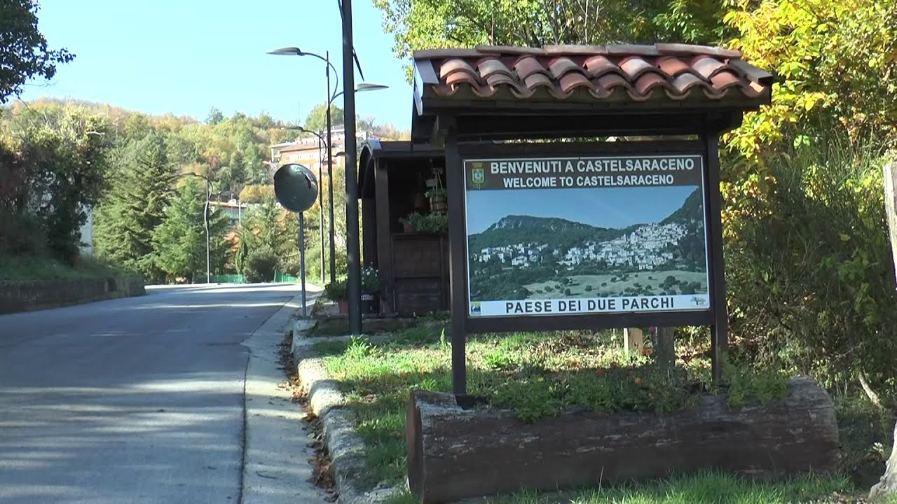 La magia del borgo di Castelsaraceno con le luci e gli eventi delle festività natalizie