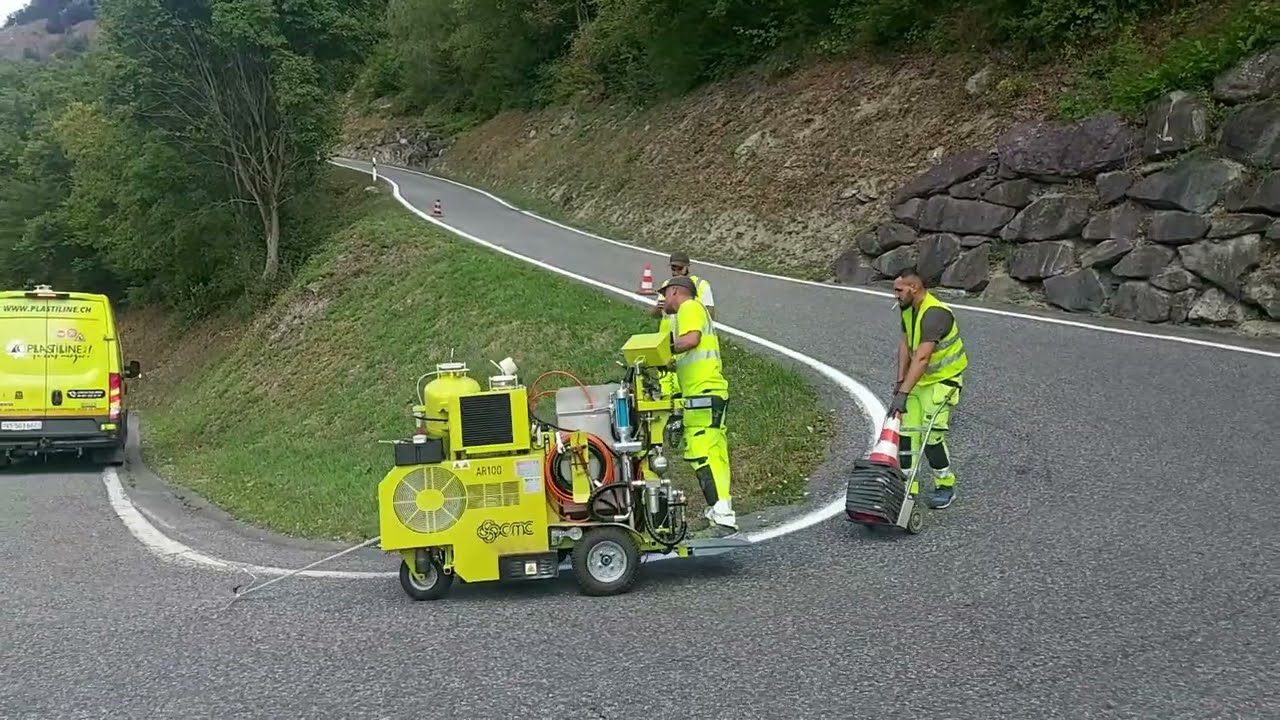AR100-2C VOLANTE - 98:2 EXTERNAL MIXING - CMC Road Marking Machine