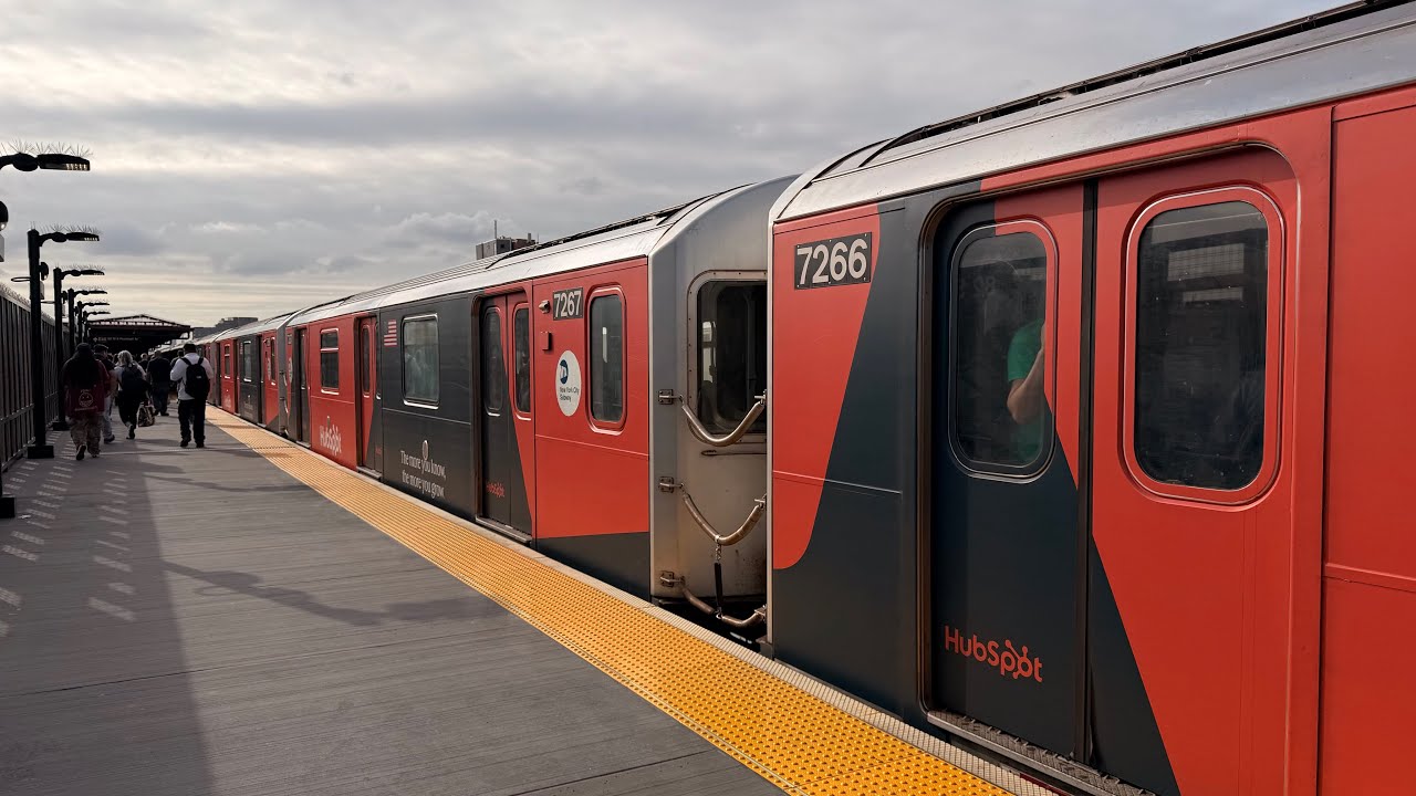 R188 7/7X Trains at 82 St-Jackson Heights