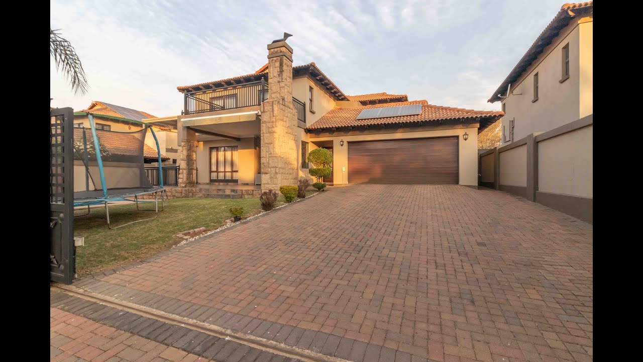 Modern 4 bedroom house in Glen Marais Kempton Park