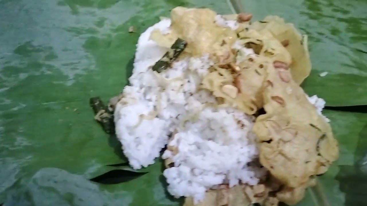 HIDUP DI DESA. NASI BERKAT, DAUN JATI