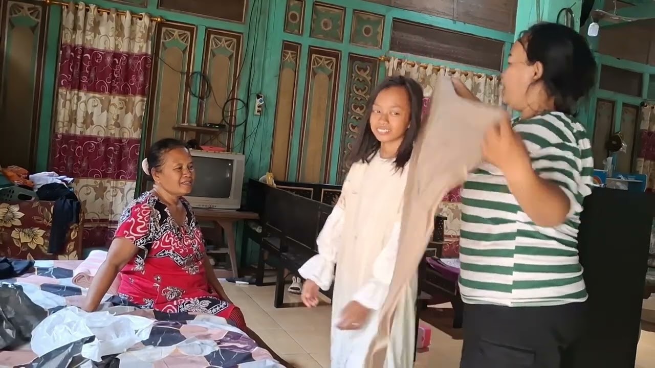NGIJOLKE EMAS SAK MENIR KANGGO AMEL,IKI PANTES E DI JILBABI WARNA OPO YO GAES???