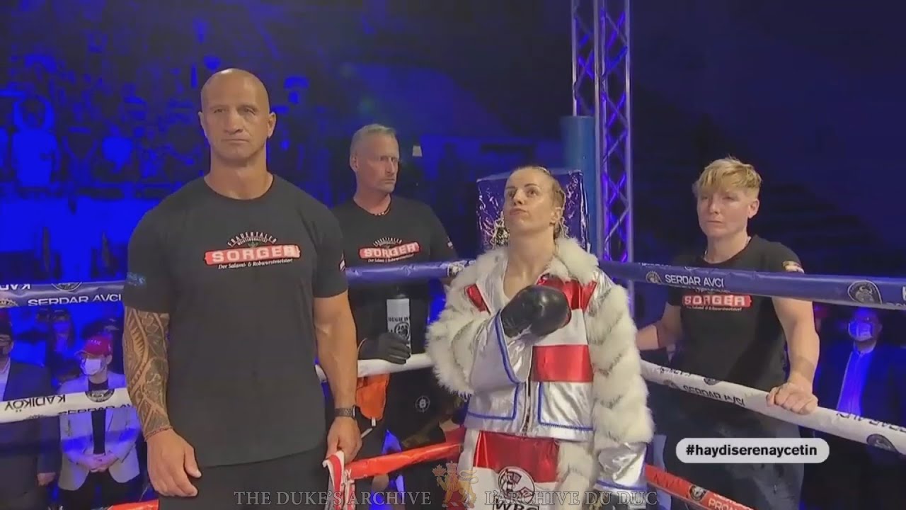2022 Boxing Event: Austrian Kaiserhymne accidentally played