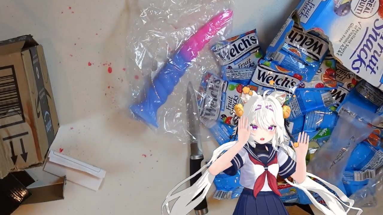 Filian Receives SUS TOYS in her P.O BOX