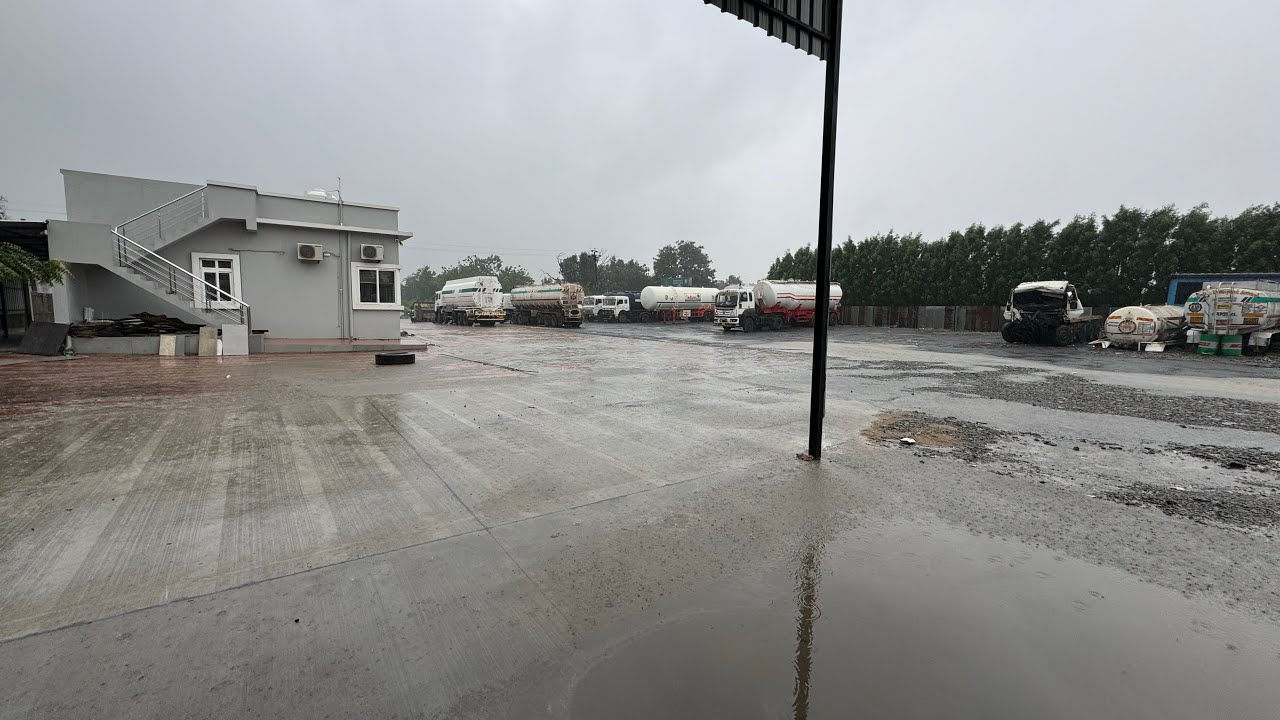 Tata New 4825 Truck ke pure Tyre ko kohlkar kar diya alag | Highway Kharab Hone sa Hua Bahut Nuksaan