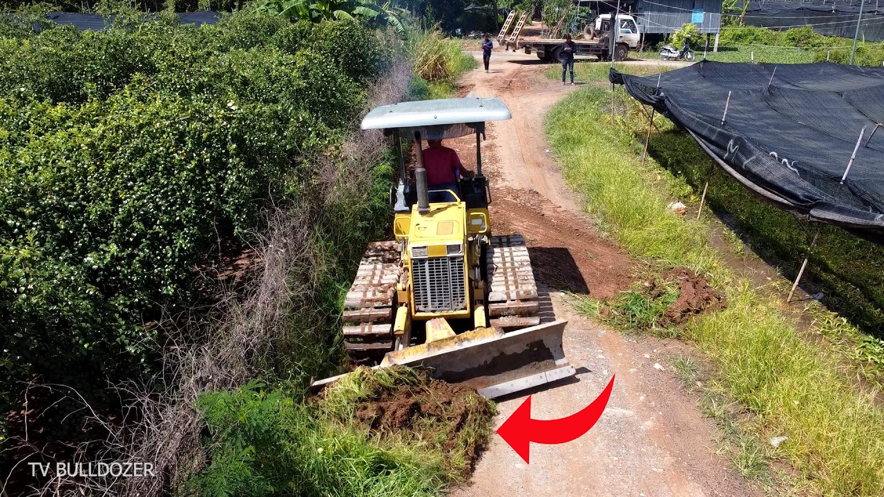 Nicely!! New Project REPAIRING ROAD By Good Driver KOMATSU D20P DOZER Pushing GRASS SOIL For Peoples