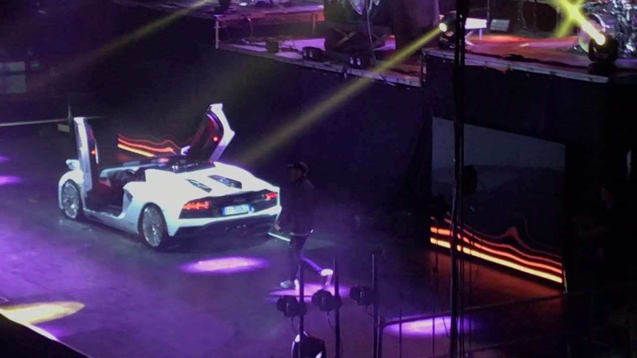 CALIPSO LIVE - SFERA EBBASTA feat. MAHMOOD & FABRI FIBRA Prod. Charlie Charles (forum milano)