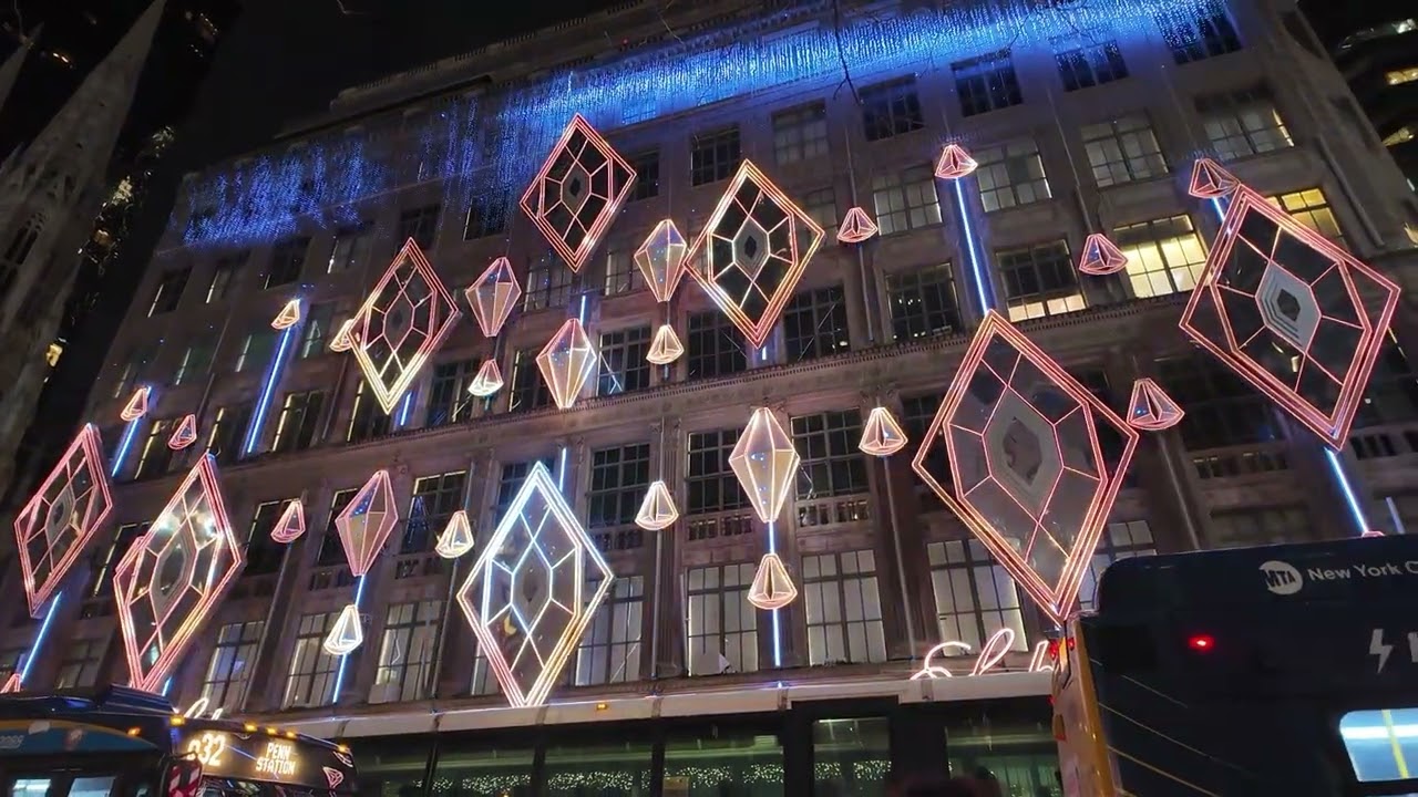 Saks Fifth Avenue Holiday Light Show en Nueva York 2025