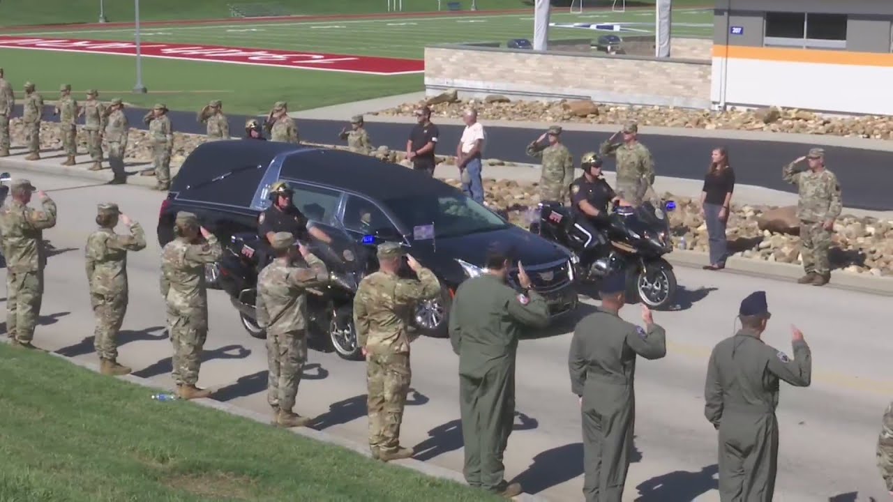 WATCH:  Procession carrying Staff Sgt. Ryan Knauss travels through Knoxville
