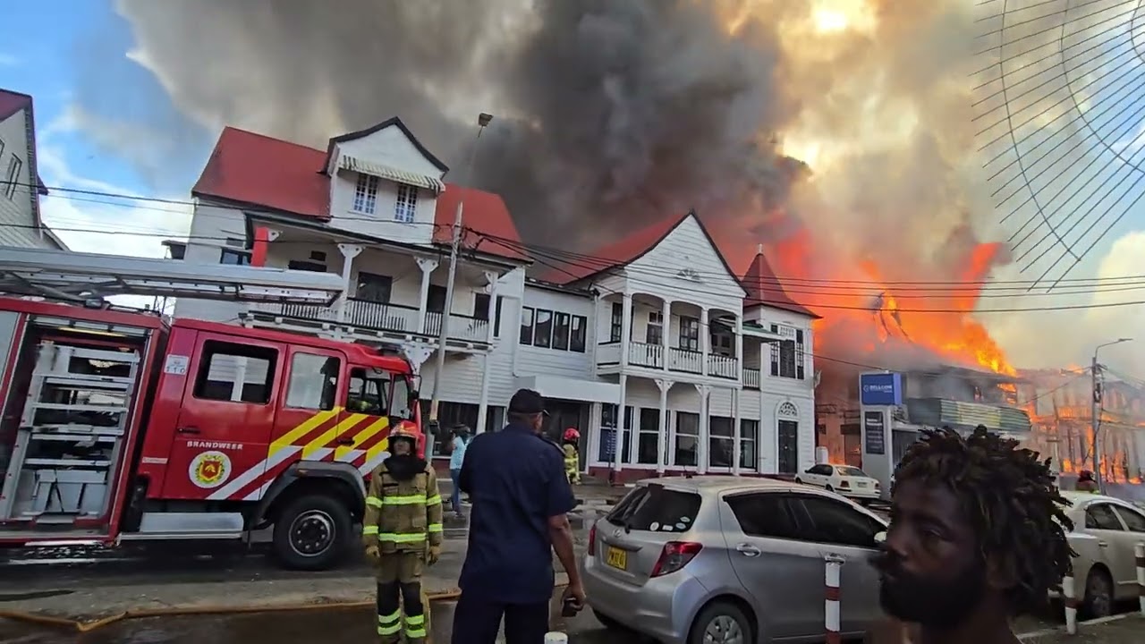 Brand Henck Arronstraat verwoest meerdere panden