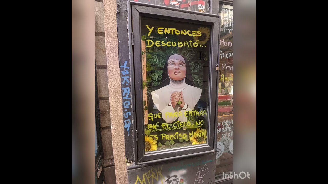 Barcelona graffiti walk