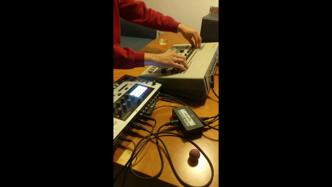 Tr-909, FB383 (TB-303 clone), monomachine electro