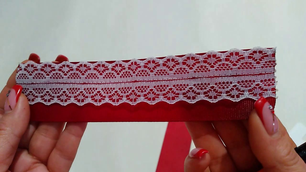 Красивый бантик из репса и кружева
