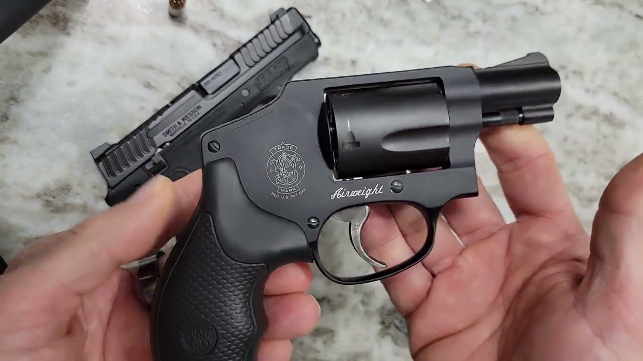 Smith and Wesson Bodyguard 2.0 vs Airweight - Quick Comparison