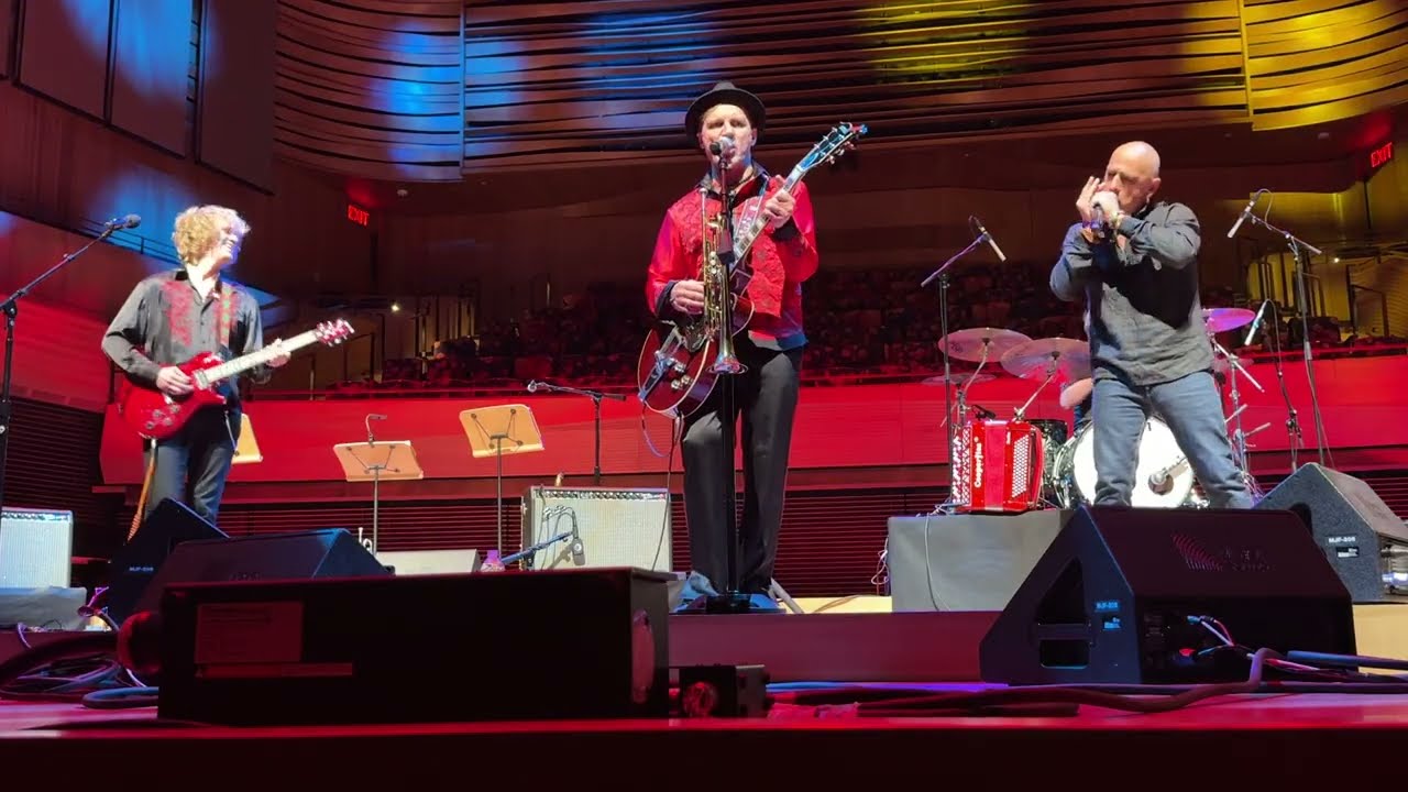 Выступление Вопли Видоплиассовы на фестивале Globalfest, театр Ву Цай, Линкольн-центр, 11 января ...