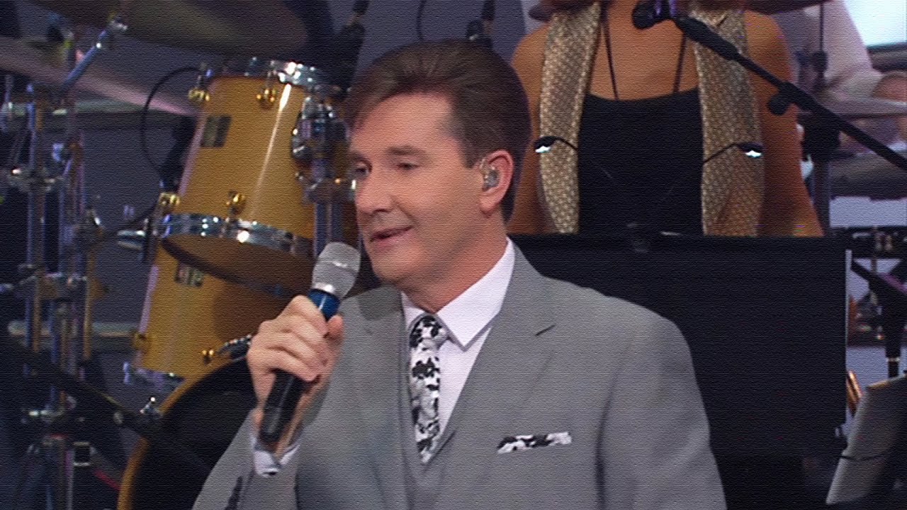 Daniel O'Donnell - I Just Want To Dance With You [Live In Dublin]