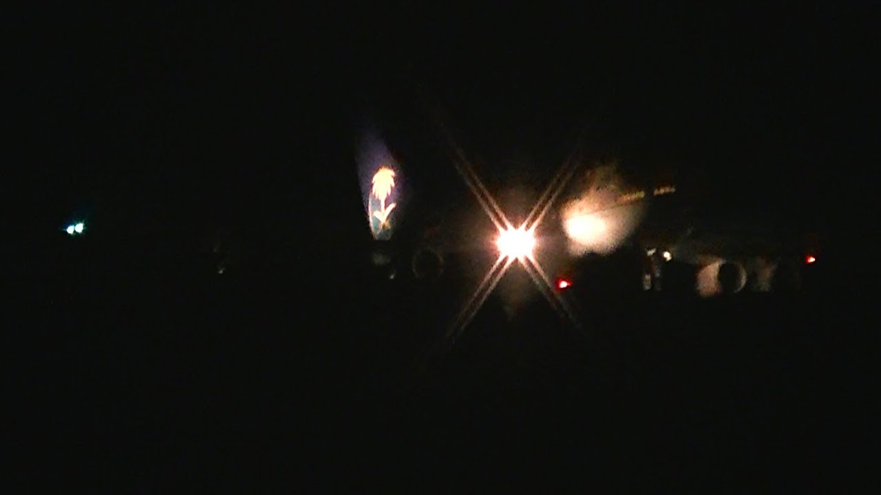 Boeing 747SP Saudi Arabian Airlines night landing at Pisa(LIRP)