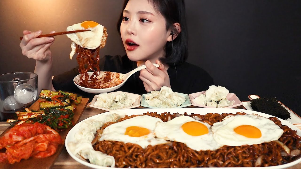 SUB)천만뷰 기념 짜파게티 먹방 2탄 ! 파김치 겉절이 오이소박이에 물만두까지 꿀조합 리얼사운드 Chapagetti mandoo mukbang ASMR