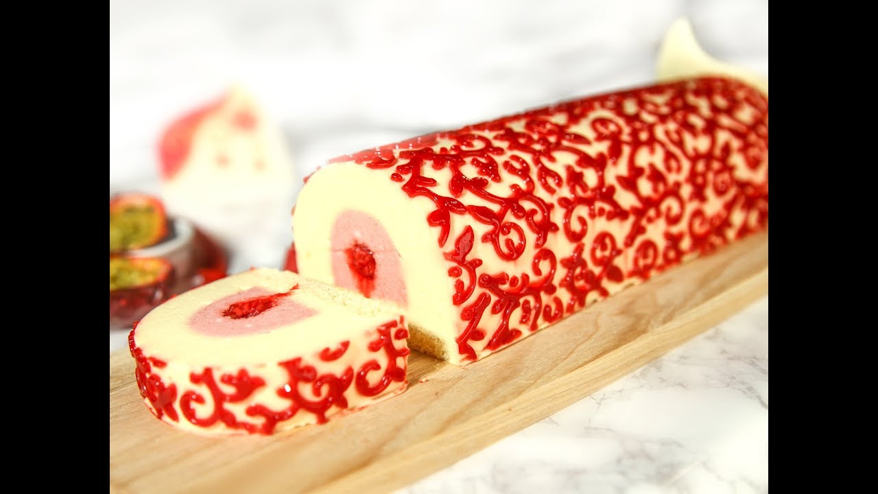 Bûche relief aux fruits exotiques et framboises