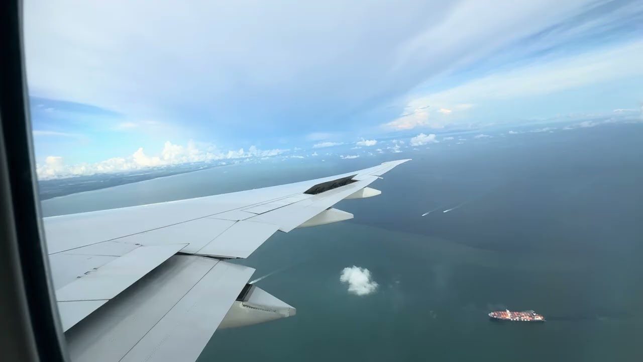 AWESOME Landing at Panama - KLM - Boeing 777-300ER - AMS to PTY