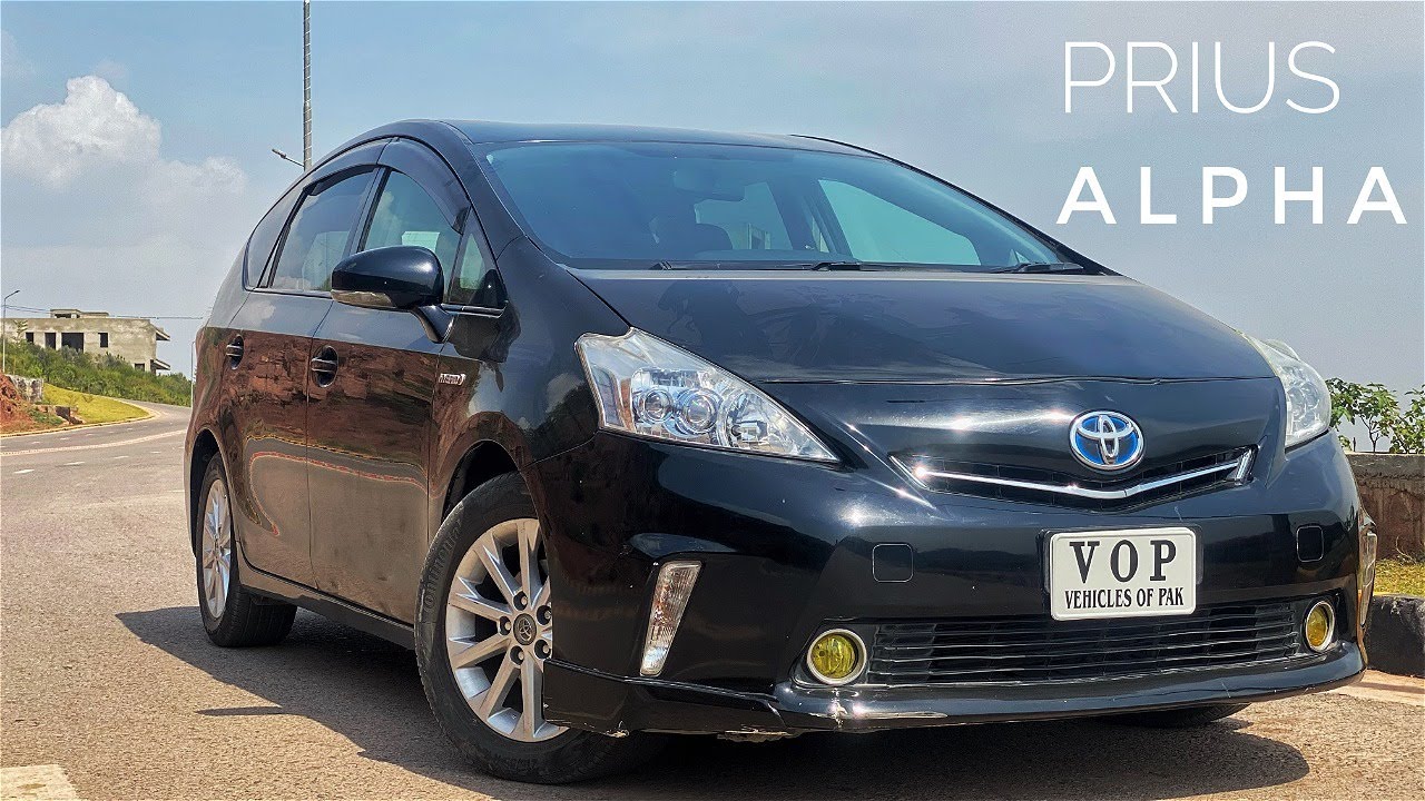 Toyota Prius Alpha | V | Detailed Review | Fuel saving car