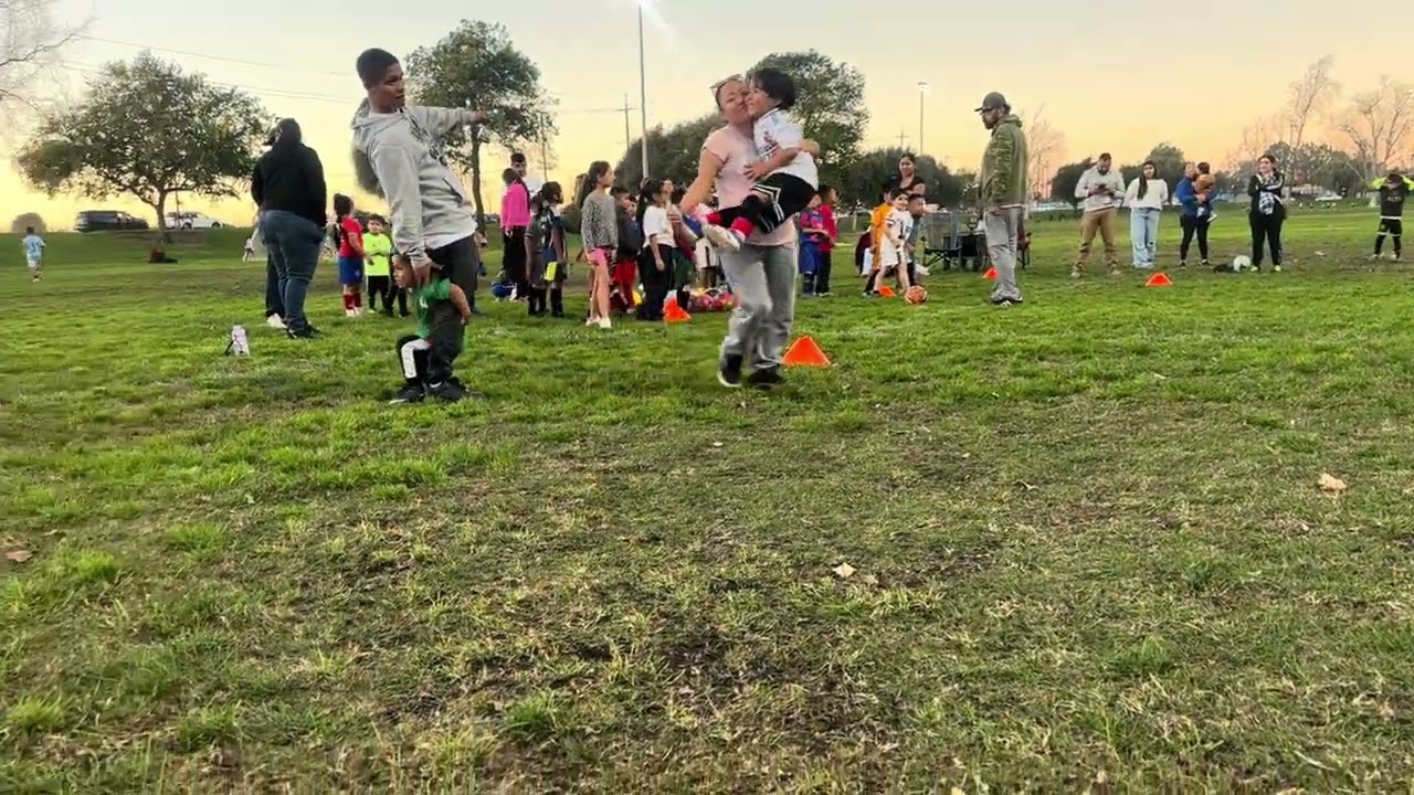 Mi hijo jugando fudbol