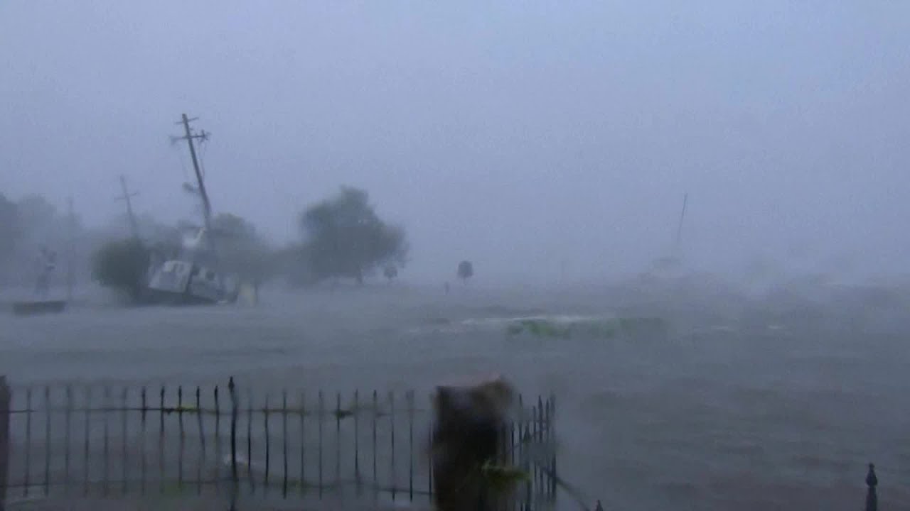 Daylight video of Hurricane Florence damage in New Bern, NC.