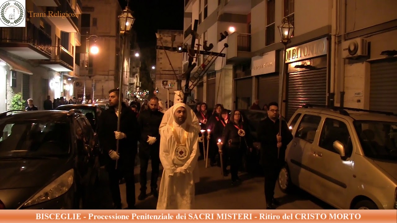BISCEGLIE   Processione Penitenziale dei SACRI MISTERI   Ritiro del CRISTO MORTO