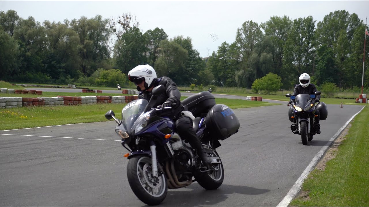 Policjanci szkolili się z jazdy na motocyklach