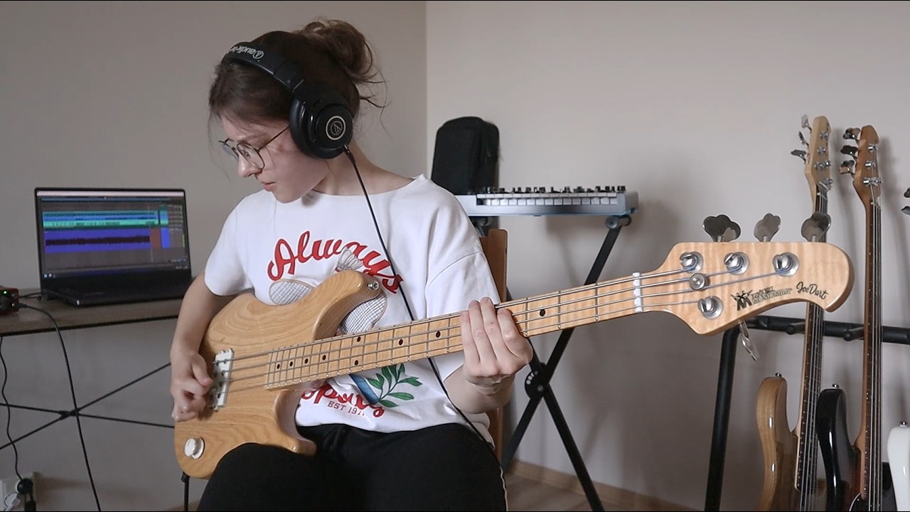 Lola Young - CAN WE IGNORE IT? :( (Bass Cover)