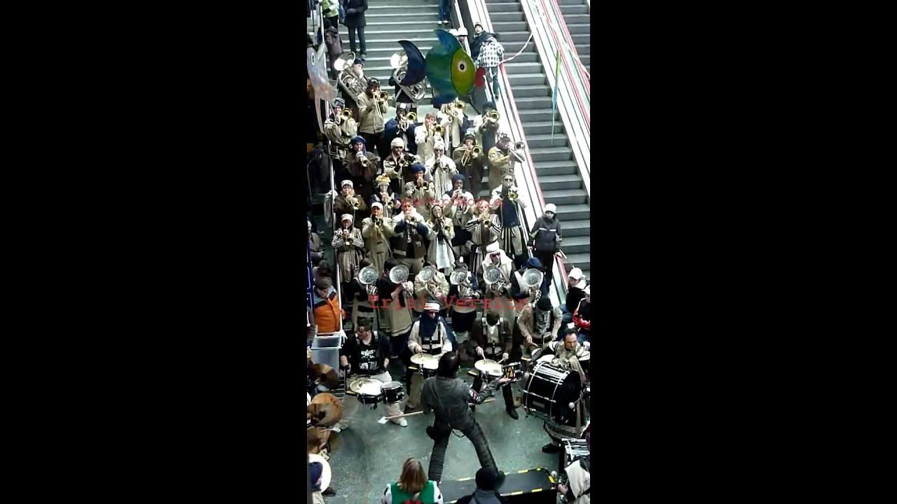 Quä-Quäger Triengen (QQT) The Knack; My Sharona  -Bahnhofguuggete Luzern 2010.mp4